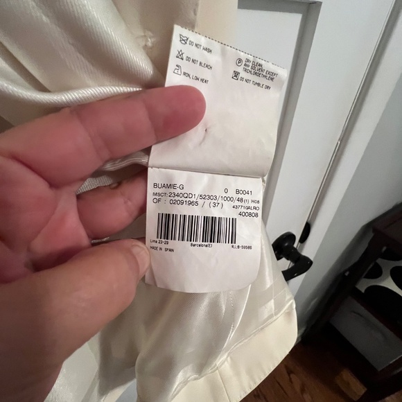 Burberry cream colour suit - Picture 5 of 6